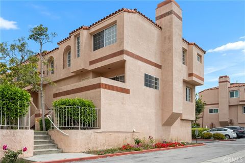 Photo of 3101 Plaza Del Amo #101, Torrance, CA 90503 (MLS # PV26107260)