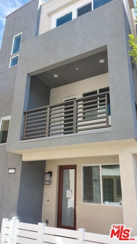 Photo of 1679 Lexington Lane, San Pedro, CA 90732 (MLS # 25593473) Photo of 1679 Lexington Lane, San Pedro, CA 90732 (MLS # 25593473)