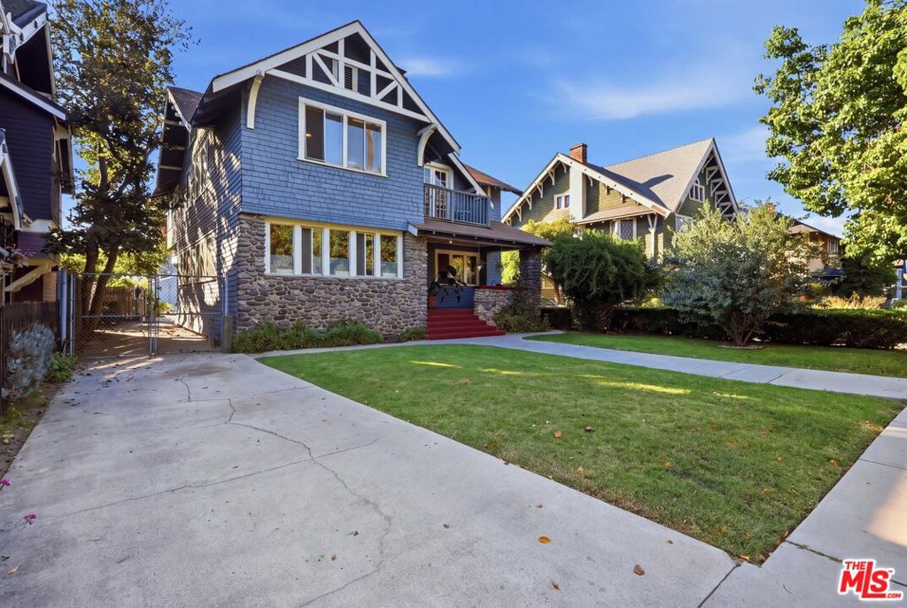 2651 Van Buren Place