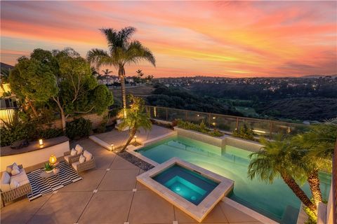 Photo of 5464 Shannon Ridge LN, San Diego, CA 92130 (MLS # ND26098299)