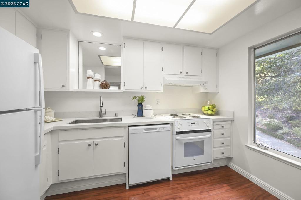 ROSSMOOR - Residential