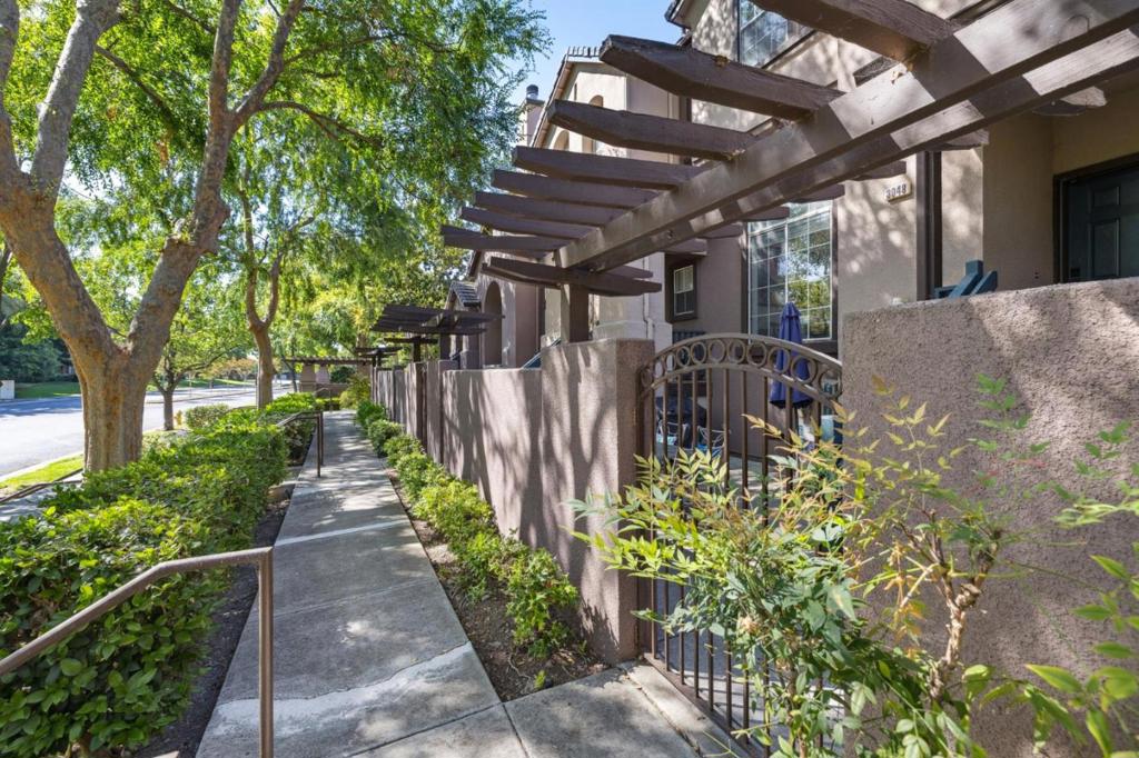 3048 Brunetti Way
