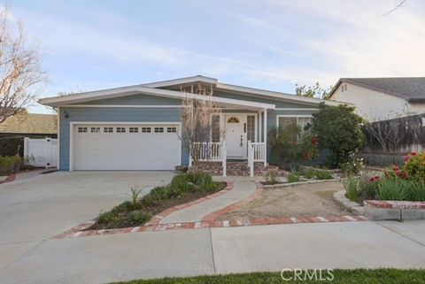 Photo of 22128 Barbacoa Dr, Saugus, CA 91350 (MLS # SR25255942)