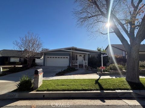 Photo of 22128 Barbacoa Dr, Saugus, CA 91350 (MLS # SR25255942)