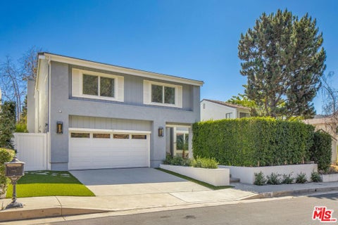 Photo of 1736 Michael Lane, Pacific Palisades, CA 90272 (MLS # 26875221)