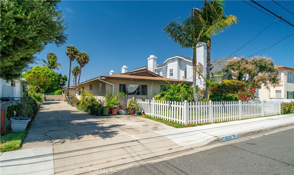 2015 Perry Avenue