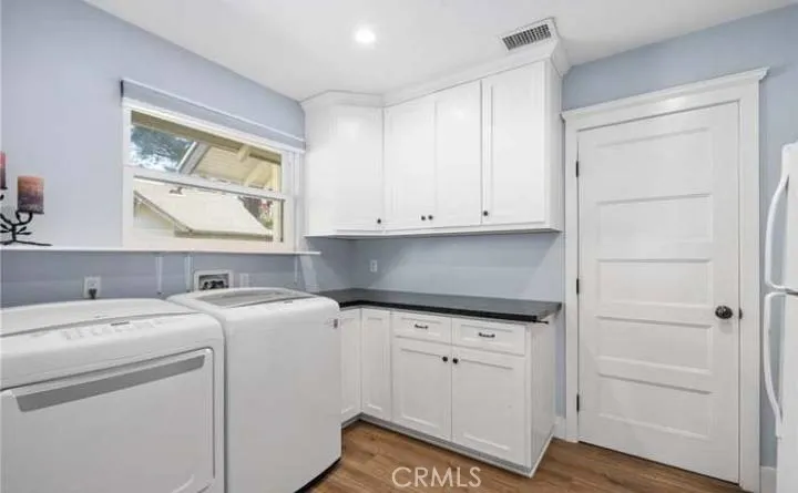 Tustin, California 92780, United States, 2 Bedrooms Bedrooms, ,1 BathroomBathrooms,Residential,Active,227015