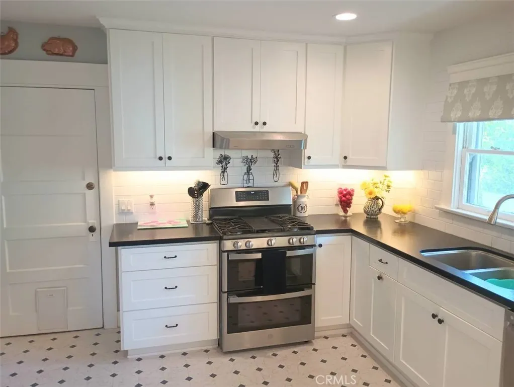 Tustin, California 92780, United States, 2 Bedrooms Bedrooms, ,1 BathroomBathrooms,Residential,Active,227015