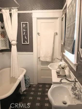 Tustin, California 92780, United States, 2 Bedrooms Bedrooms, ,1 BathroomBathrooms,Residential,Active,227015