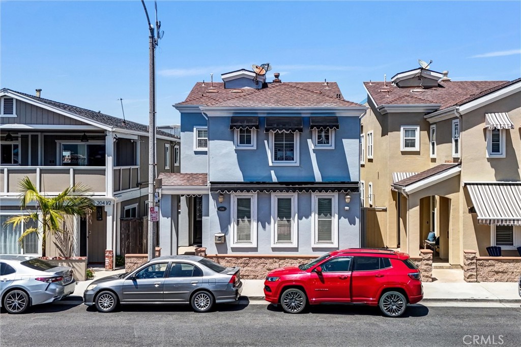 206 E Balboa Boulevard