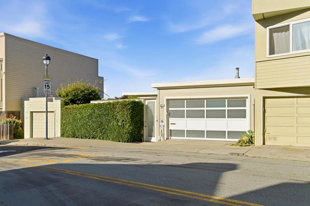 Photo of 601 Corbett Avenue, San Francisco, CA 94114 (MLS # ML82043347)