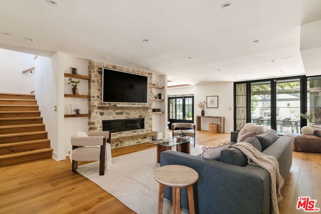 Properties 3 11734 Huston Street