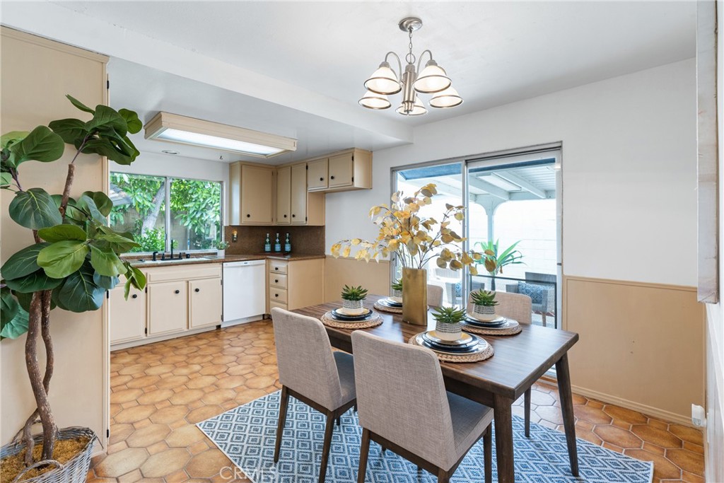 1952 Lotus Place