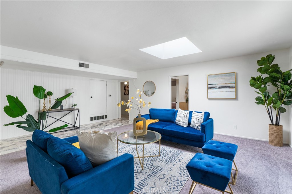 1952 Lotus Place