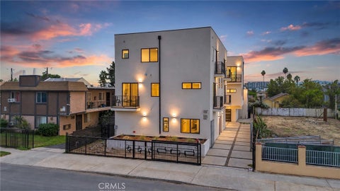 Photo of 11334 Tiara ST, North Hollywood, CA 91601 (MLS # DW26229646)