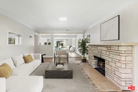 MLS: 26861623