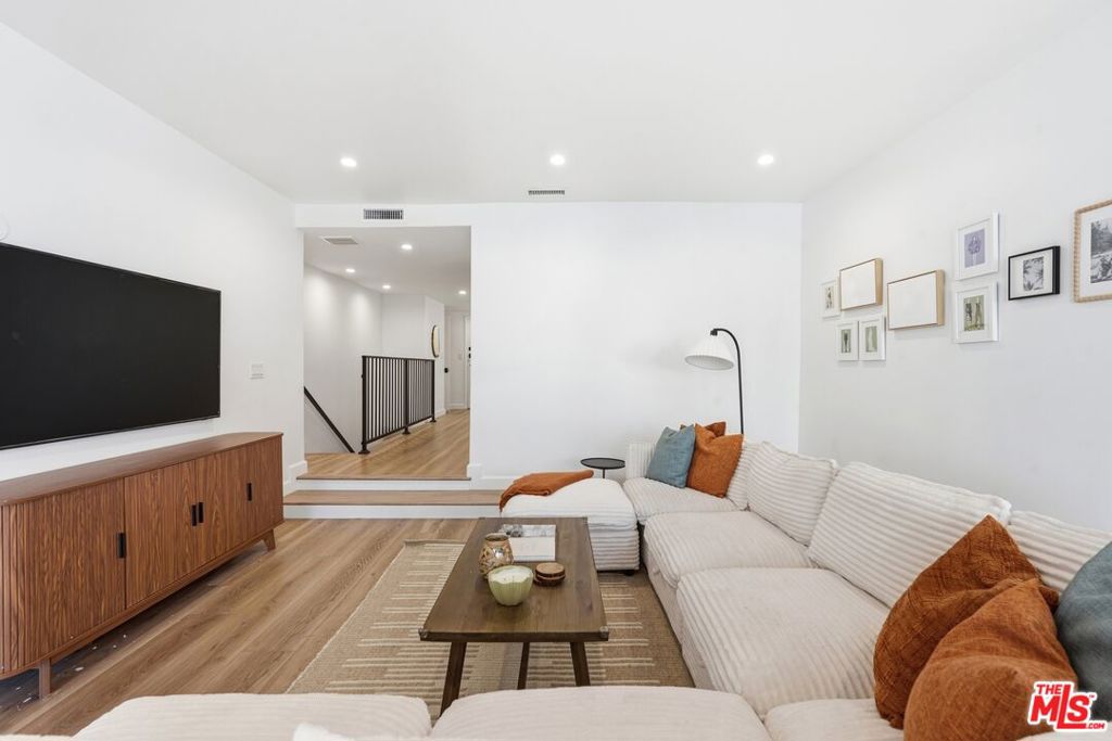324 S Elm Drive 101