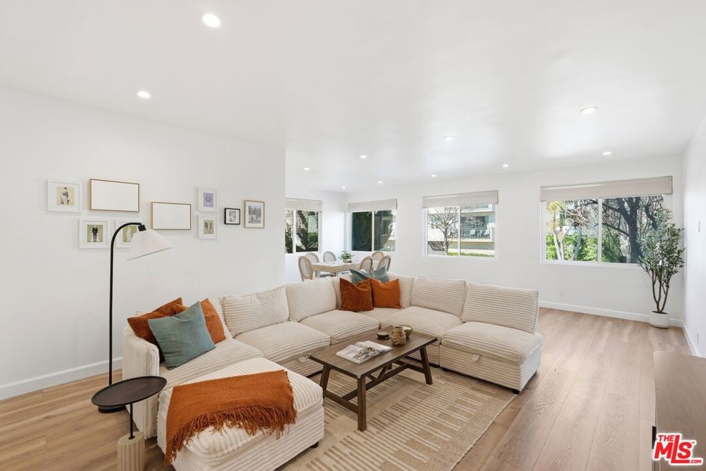 Photo of 324 S Elm Drive #101, Beverly Hills, CA 90212 (MLS # 26775135)