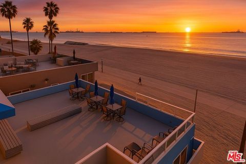 26 5th Place Long Beach CA 90802