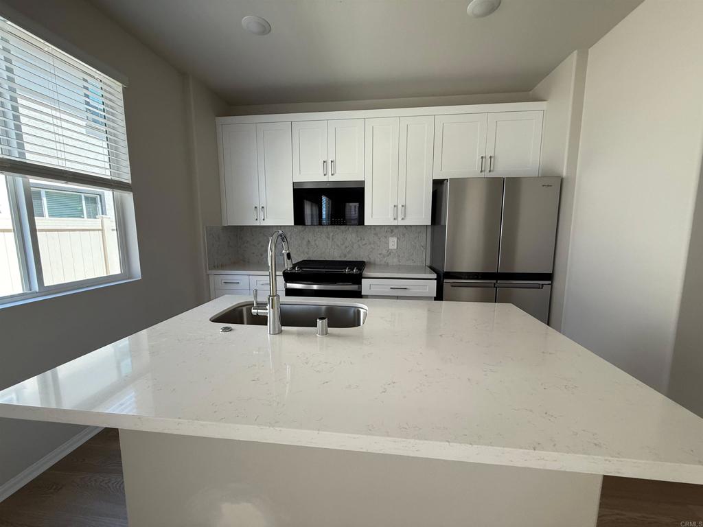 28585 Via Roble