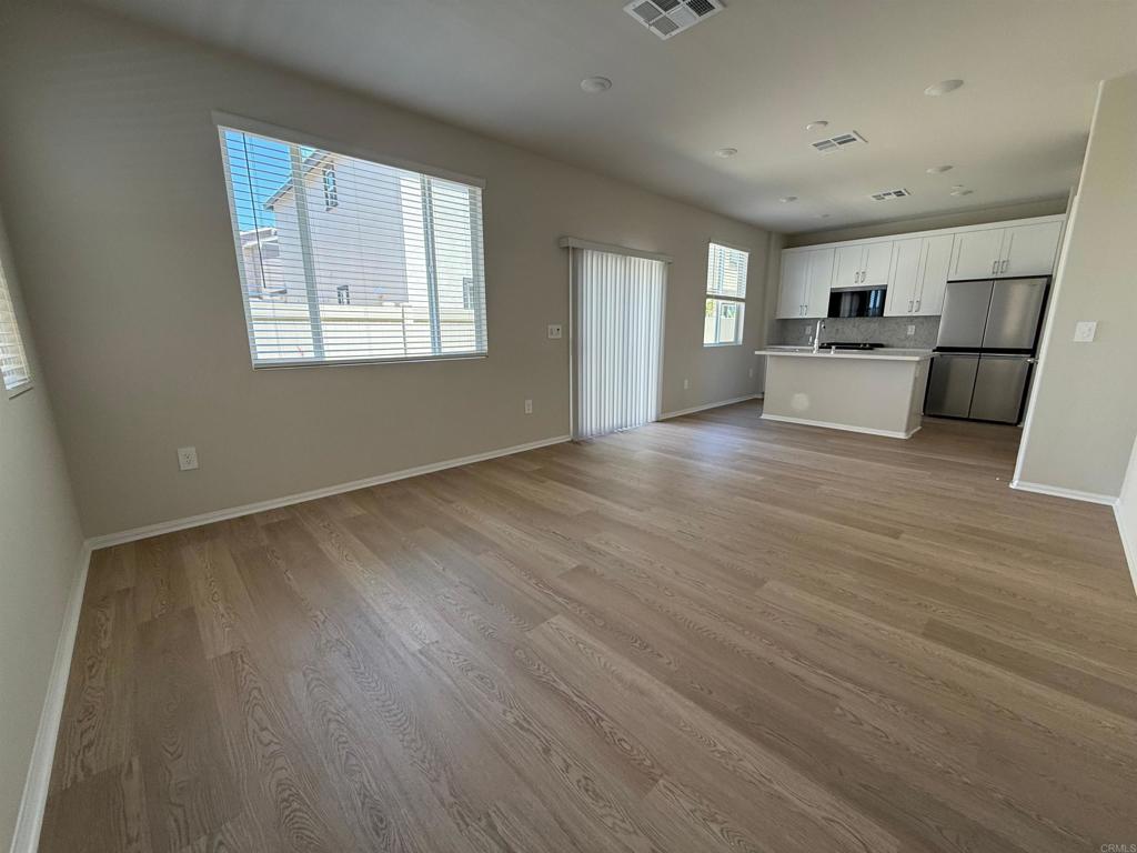 28585 Via Roble