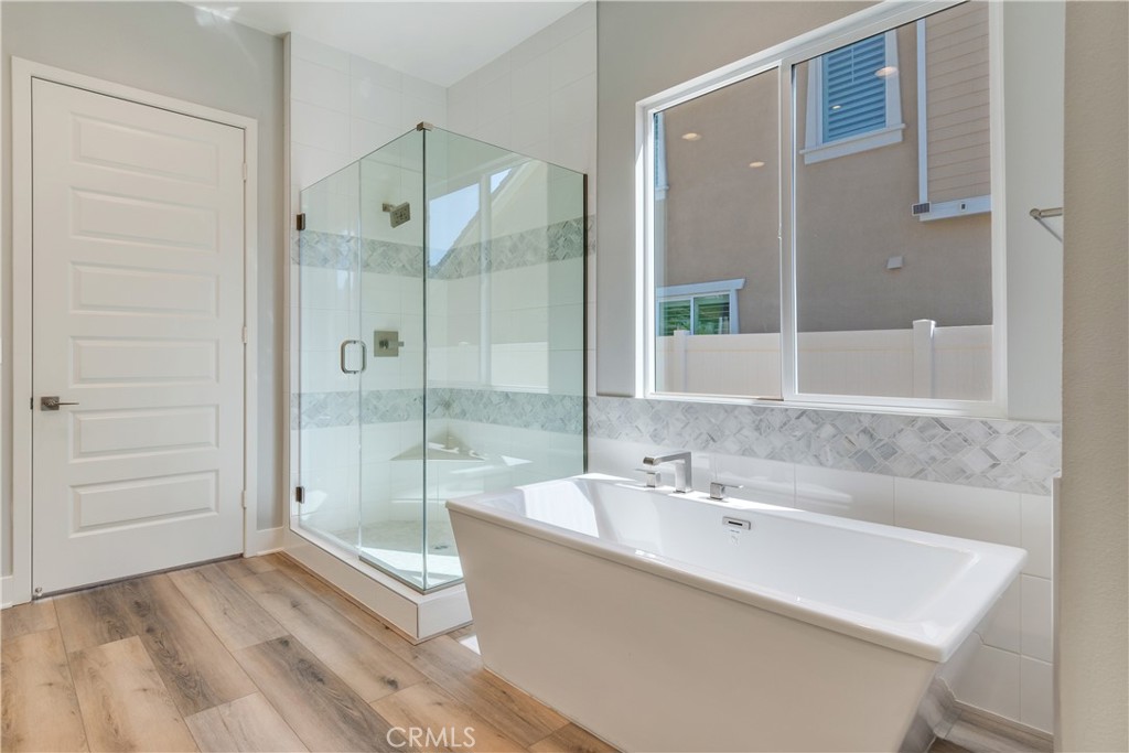 Pacific Royal Oaks - Residential