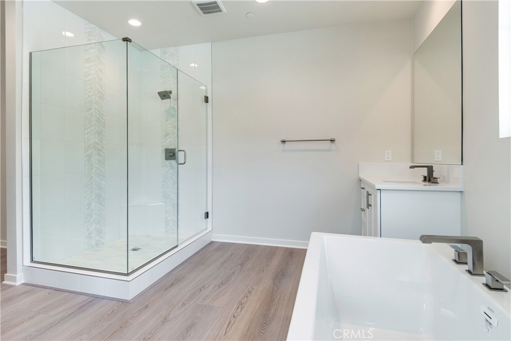 Pacific Royal Oaks - Residential
