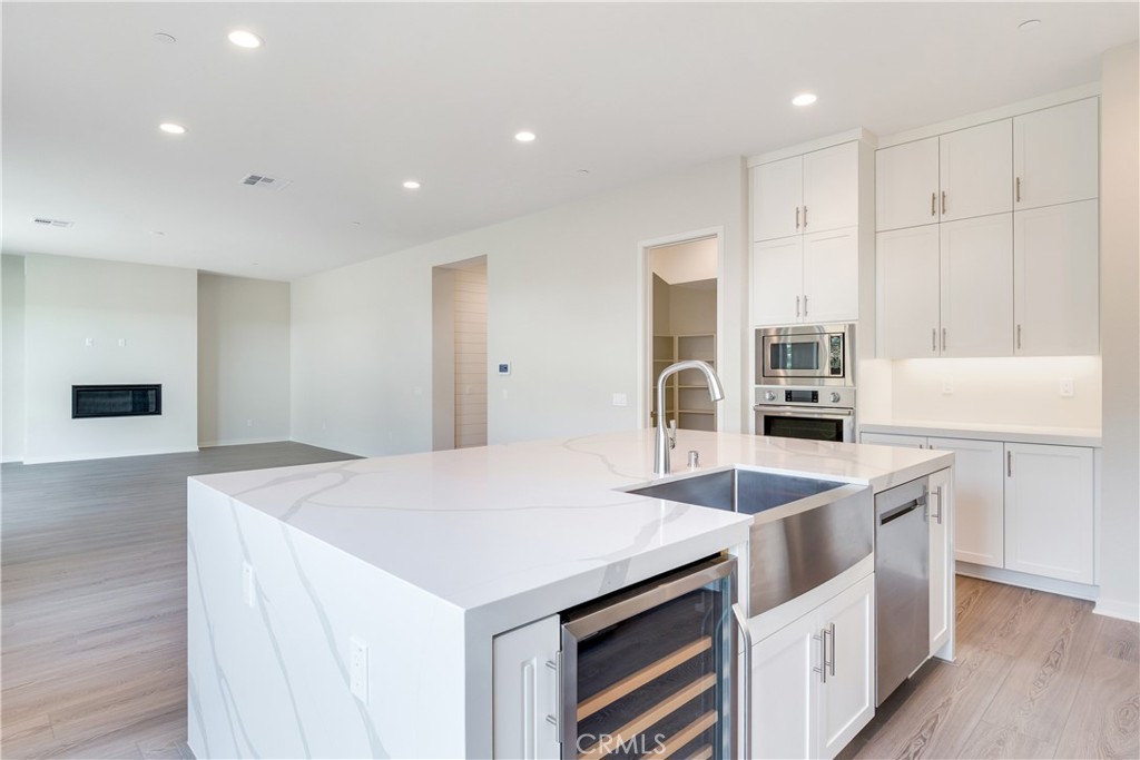 Pacific Royal Oaks - Residential