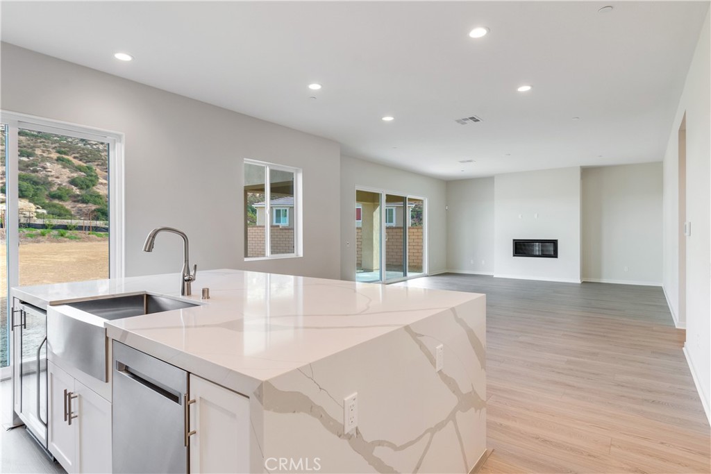 Pacific Royal Oaks - Residential