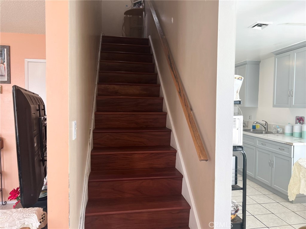 11 Eastridge Lane