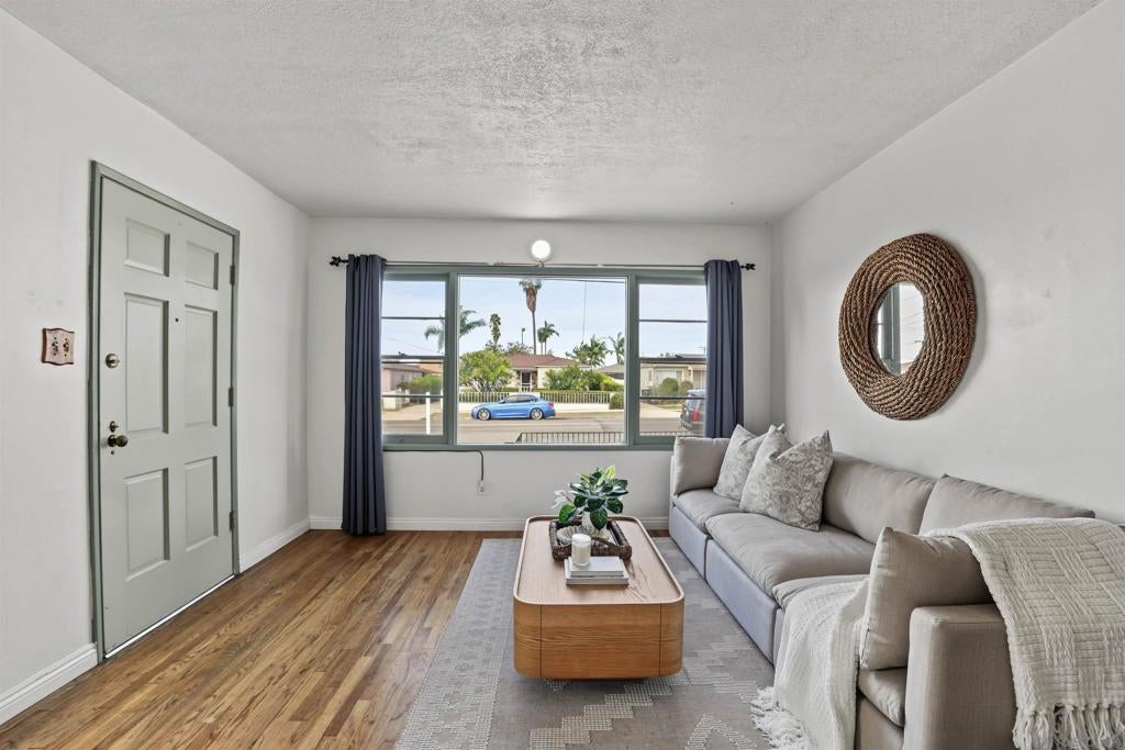 208 K St