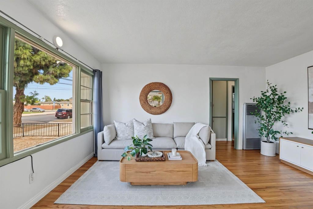 208 K St