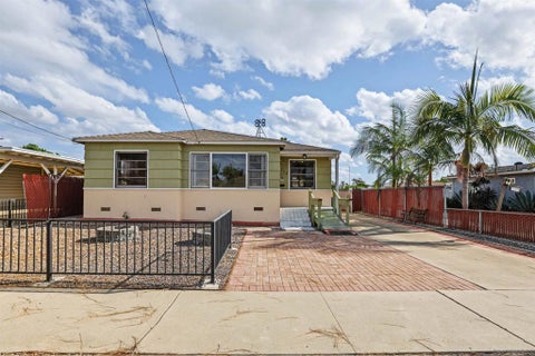 Photo of 208 K St ST, Chula Vista, CA 91911 (MLS # 260024801SD)