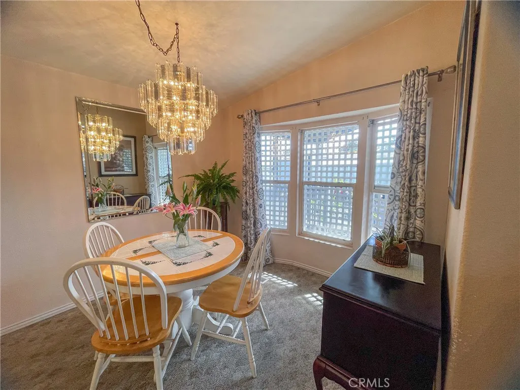 Chatsworth, California 91311, United States, 2 Bedrooms Bedrooms, ,2 BathroomsBathrooms,Residential,Active,214336