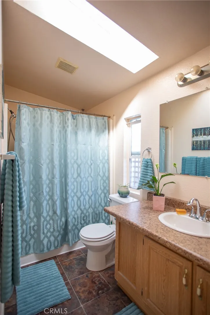 Chatsworth, California 91311, United States, 2 Bedrooms Bedrooms, ,2 BathroomsBathrooms,Residential,Active,214336