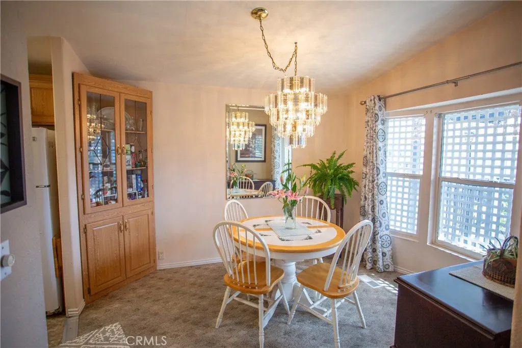 Chatsworth, California 91311, United States, 2 Bedrooms Bedrooms, ,2 BathroomsBathrooms,Residential,Active,214336