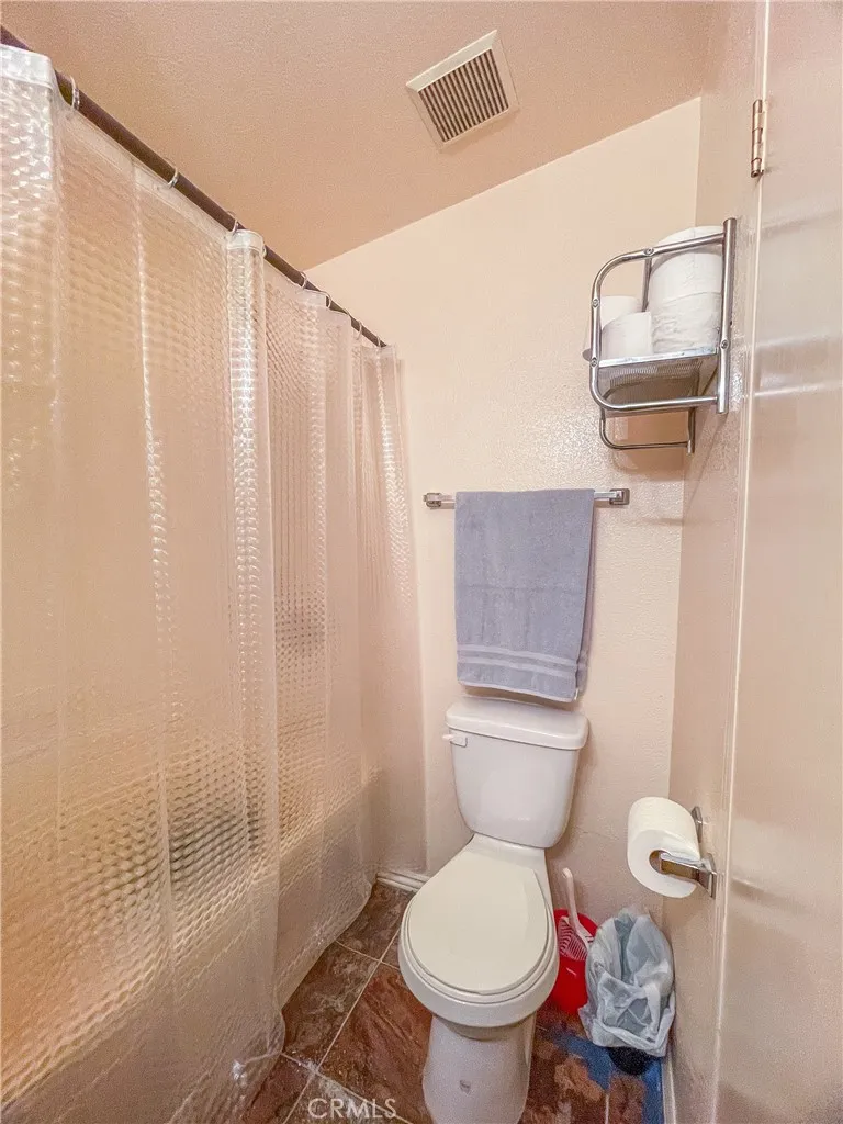 Chatsworth, California 91311, United States, 2 Bedrooms Bedrooms, ,2 BathroomsBathrooms,Residential,Active,214336