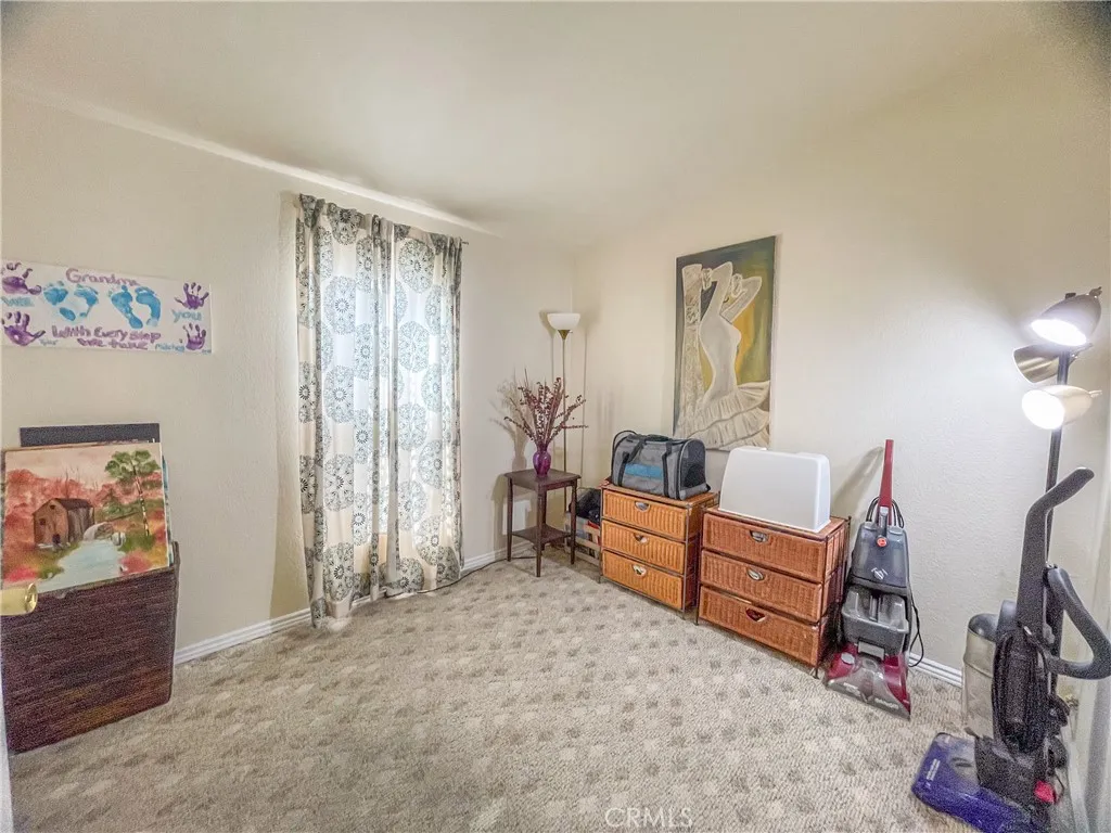 Chatsworth, California 91311, United States, 2 Bedrooms Bedrooms, ,2 BathroomsBathrooms,Residential,Active,214336