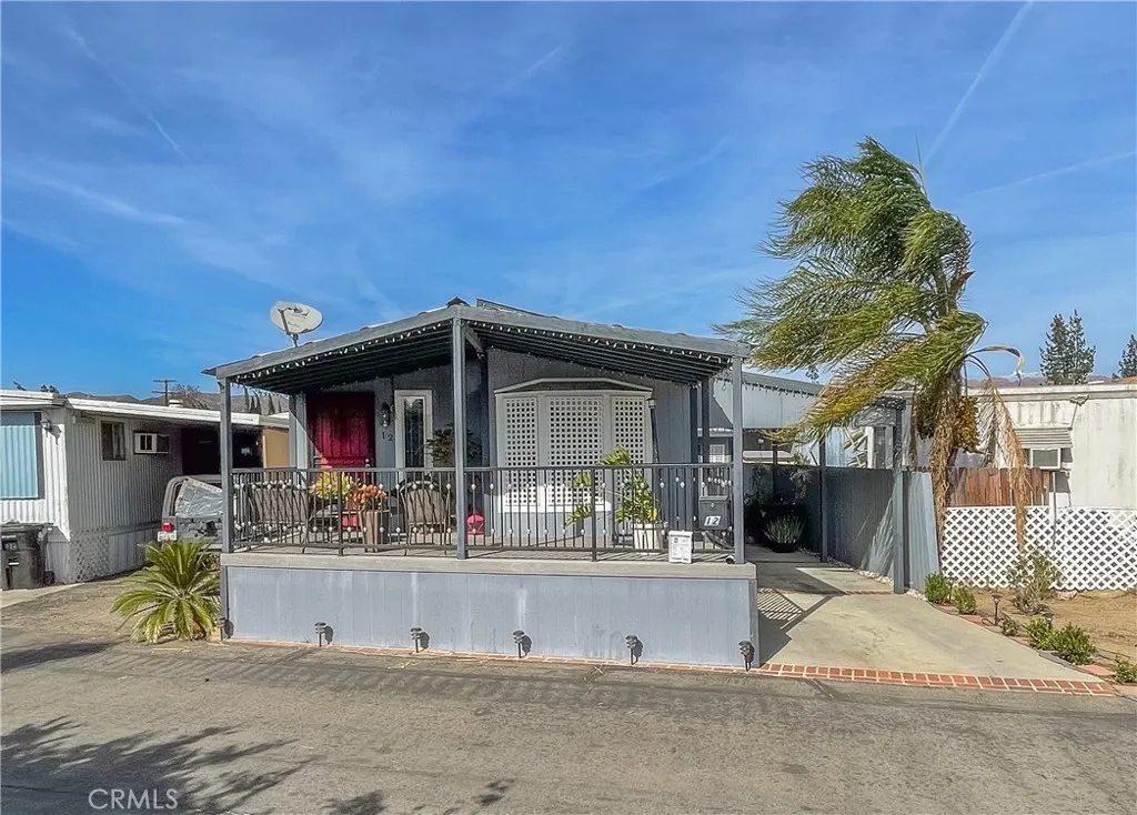 Chatsworth, California 91311, United States, 2 Bedrooms Bedrooms, ,2 BathroomsBathrooms,Residential,Active,214336