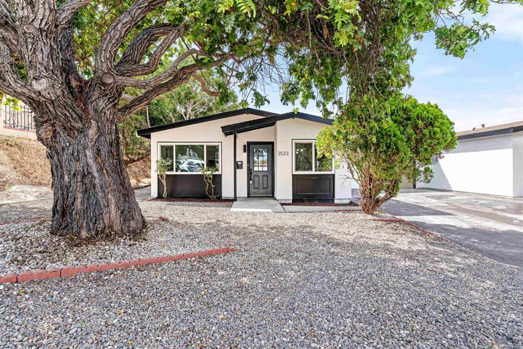 3533 Hollencrest Rd