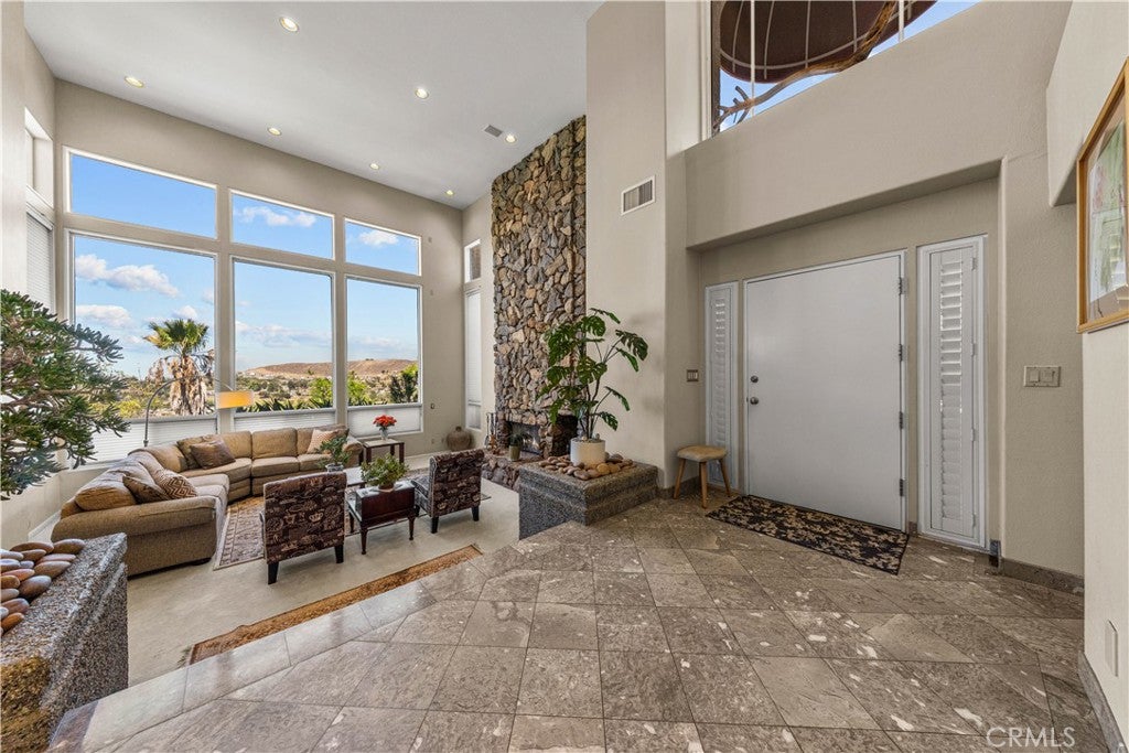 7440 Live Oak Drive
