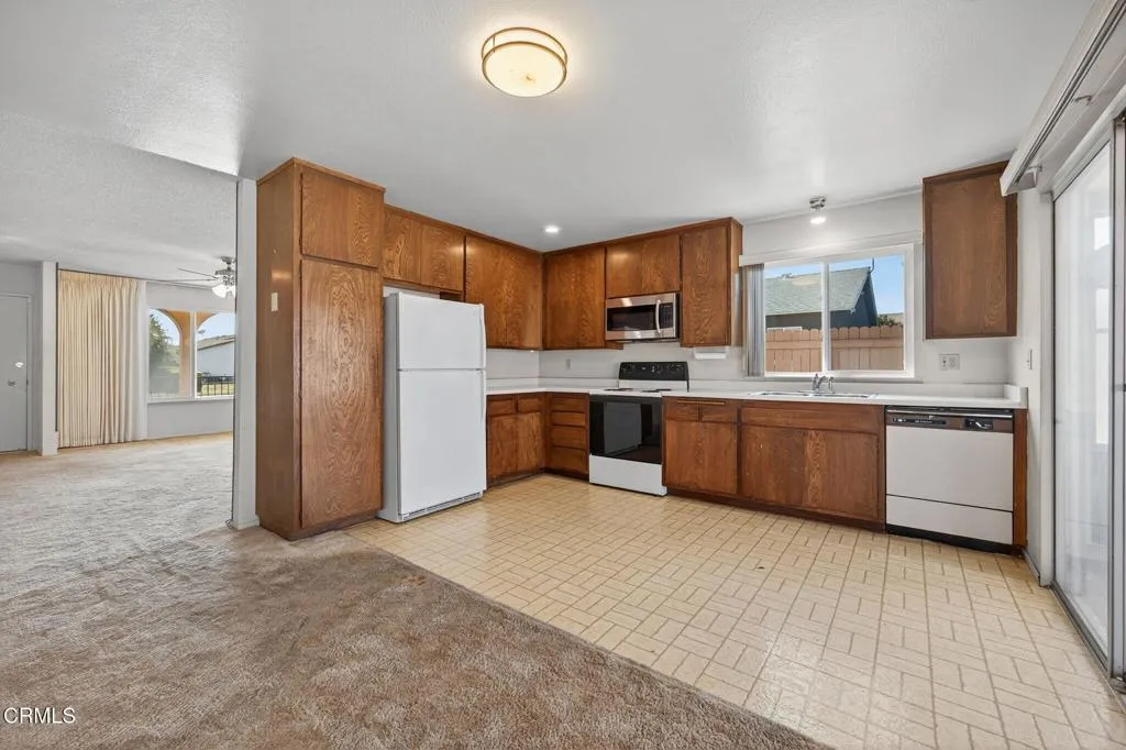 Ventura, California 93003, United States, 5 Bedrooms Bedrooms, ,2 BathroomsBathrooms,Residential,Active,226914