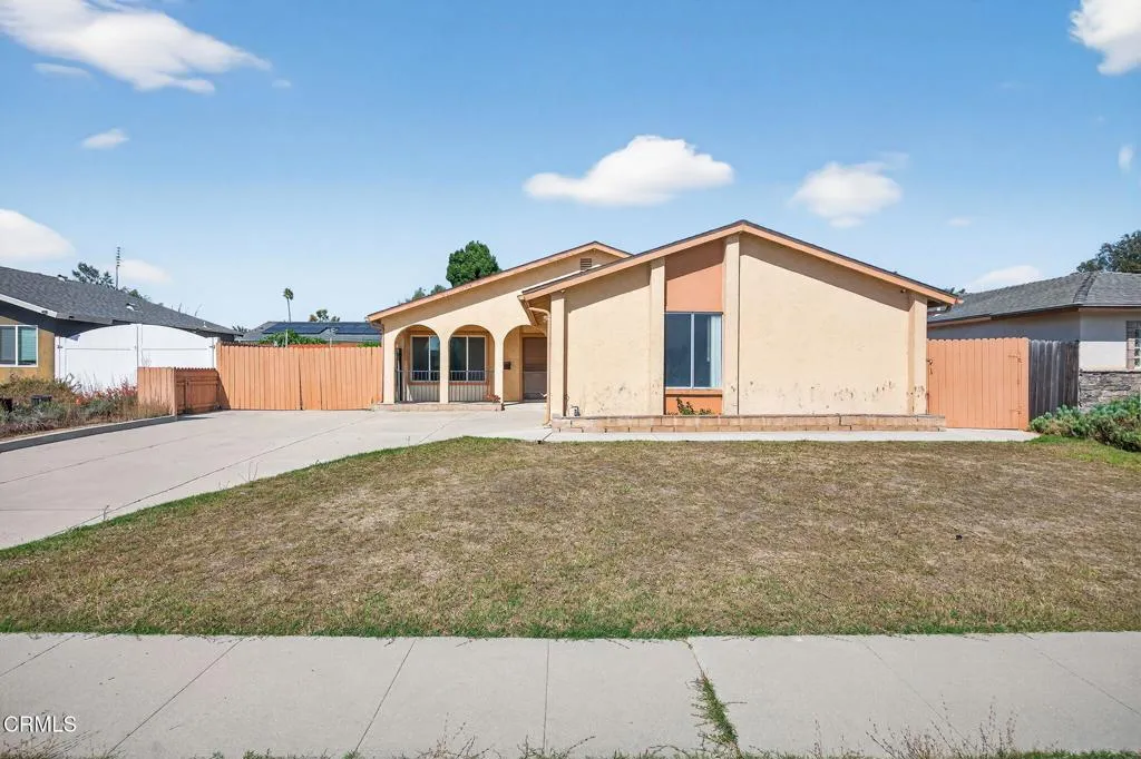 Ventura, California 93003, United States, 5 Bedrooms Bedrooms, ,2 BathroomsBathrooms,Residential,Active,226914