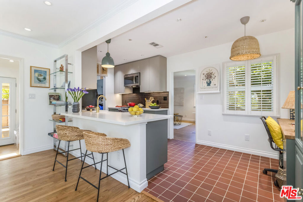 2536 W 156th Street