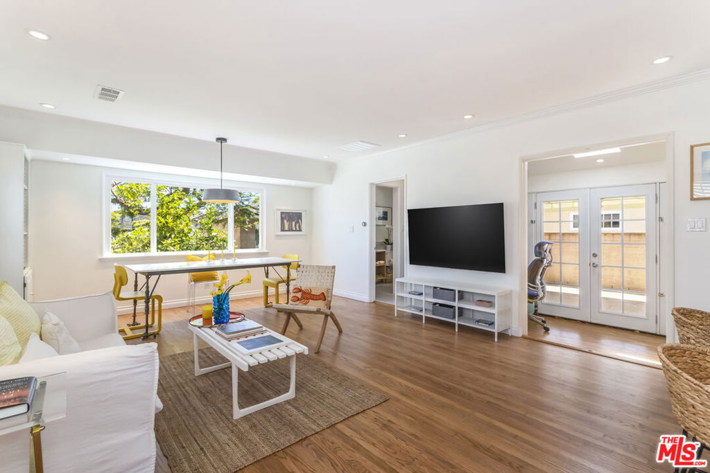 2536 W 156th Street