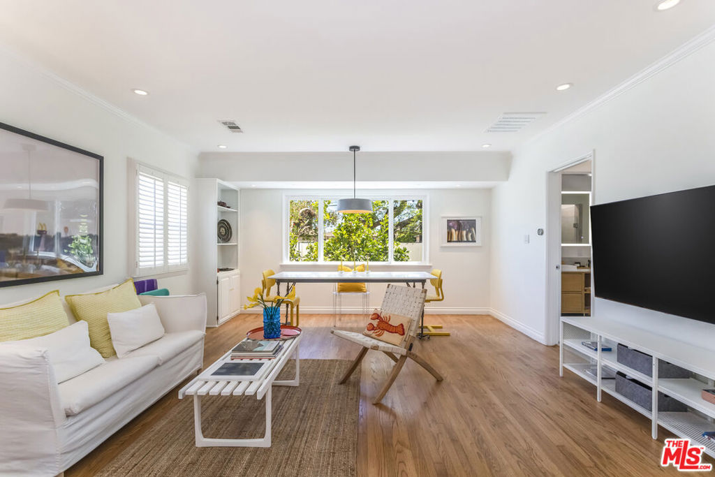 2536 W 156th Street
