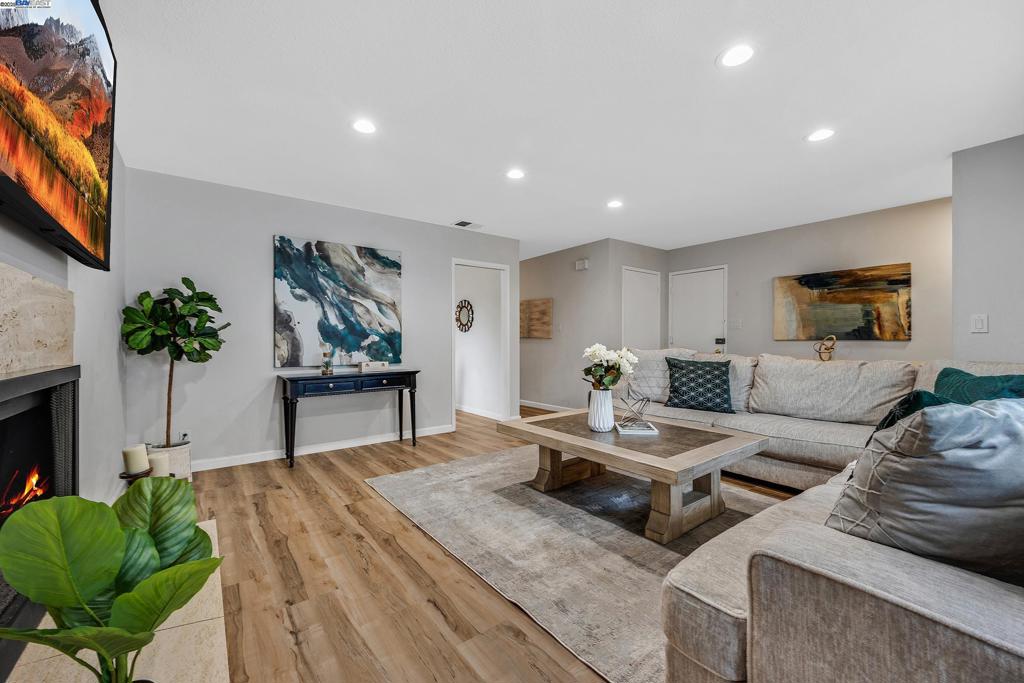 CASTRO VALLEY - Residential