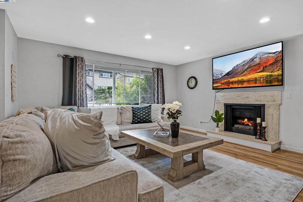 CASTRO VALLEY - Residential