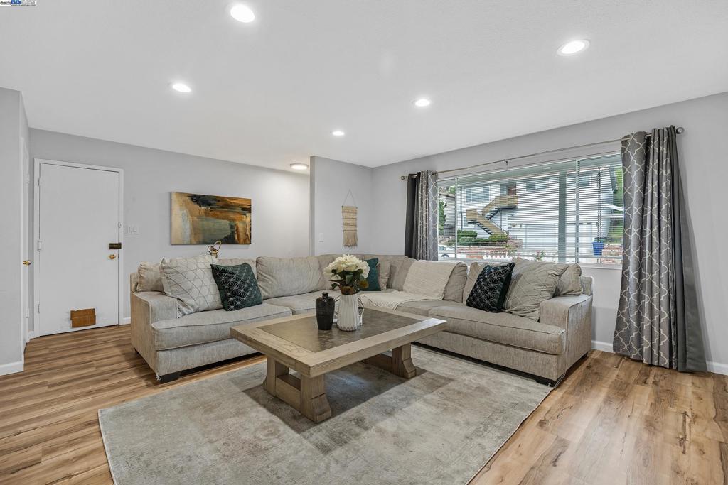 CASTRO VALLEY - Residential