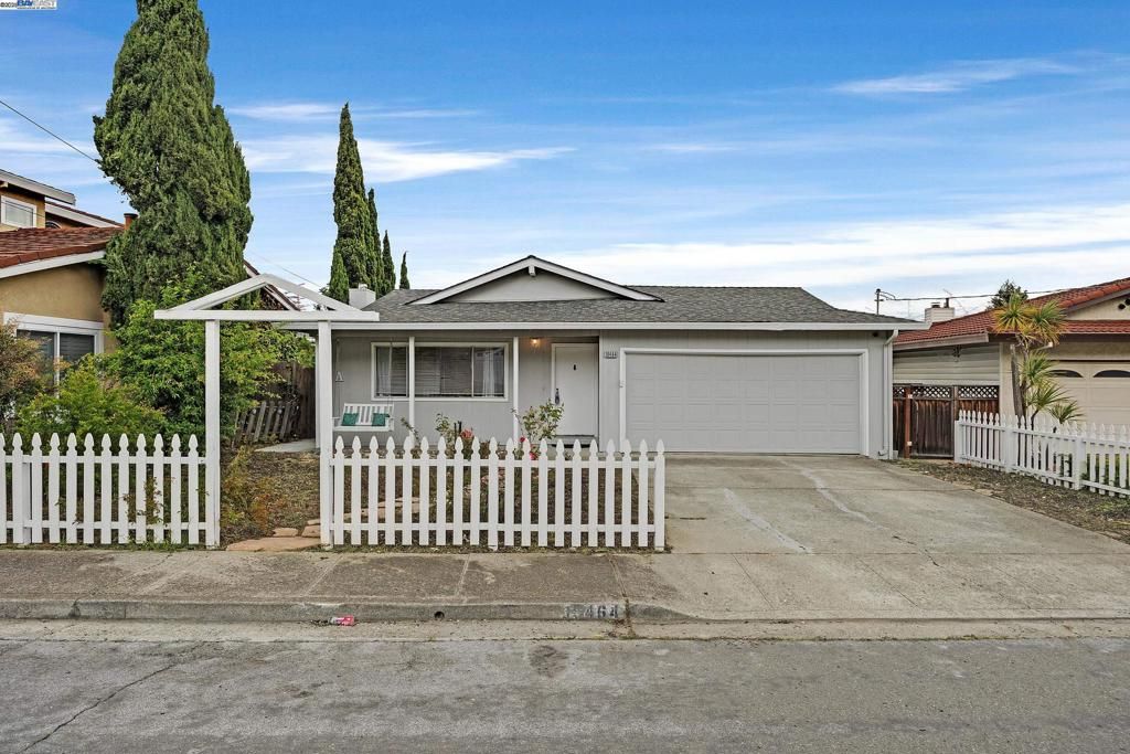 Photo of 19464 Yuma St St, Castro Valley, CA 94546 (MLS # 41115604)